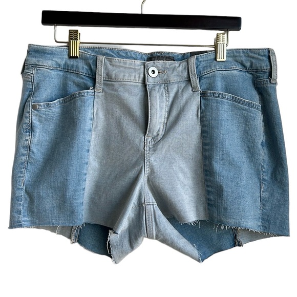 TORRID Contrast Panel Mid Rise Shortie Short - Vintage Stretch - Picture 3 of 16